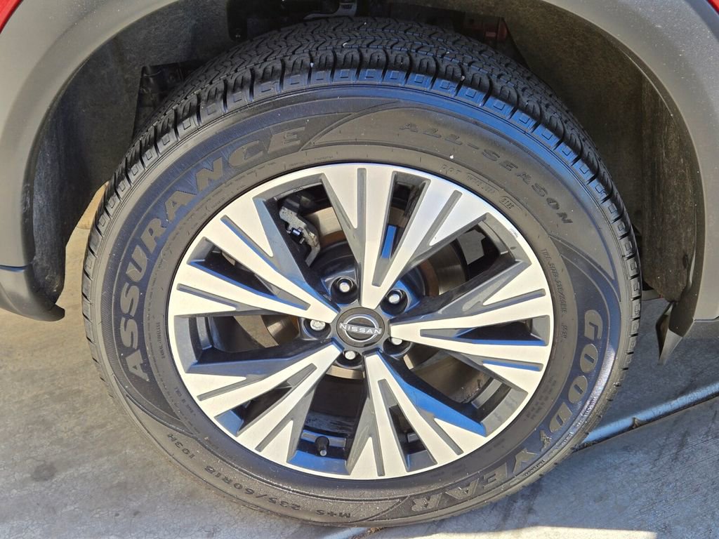 Used 2023 Nissan Rogue SV AWD/4WD image 9