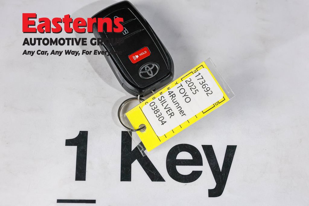Used 2025 Toyota 4Runner SR5 AWD/4WD image 25