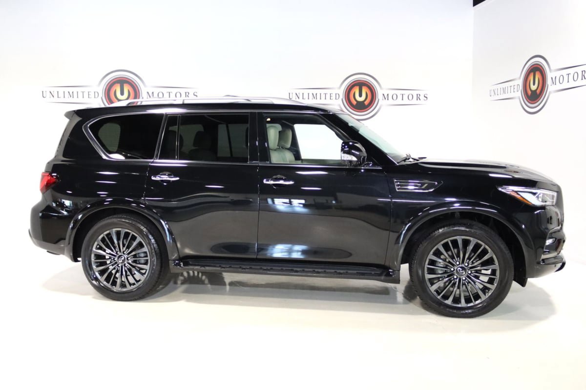 Used 2024 INFINITI QX80 Sensory AWD/4WD image 5