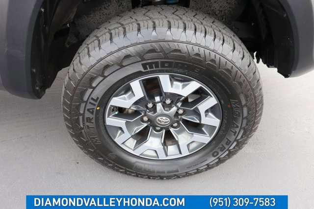 Used 2023 Toyota Tacoma TRD Off-Road w/ Technology Package AWD/4WD image 28