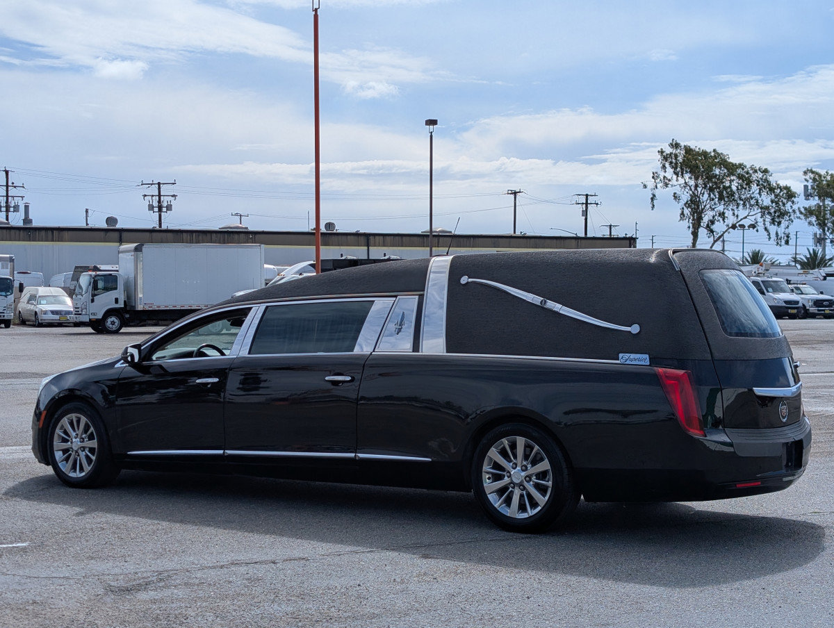 Used 2017 Cadillac XTS image 5