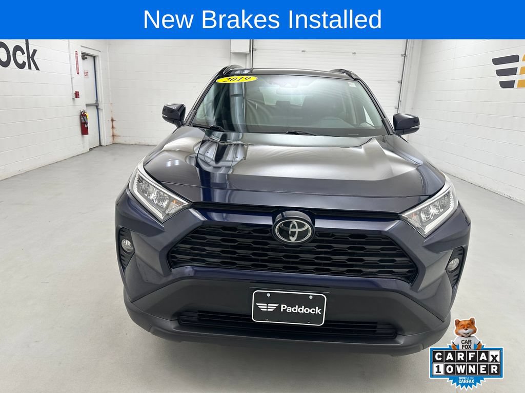 Used 2019 Toyota RAV4 XLE AWD/4WD image 2