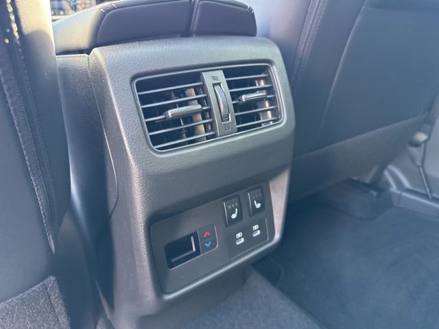 Used 2024 Nissan Rogue Platinum w/ Platinum Premium Package image 16