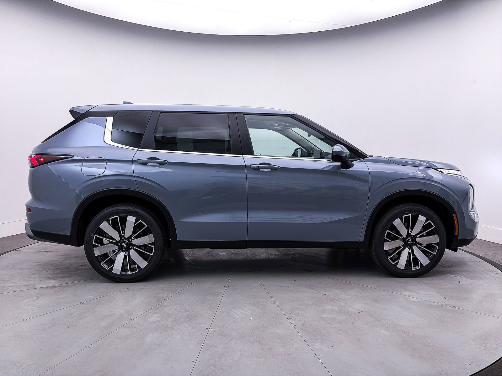 New 2026 Mitsubishi Outlander SE FWD image 27