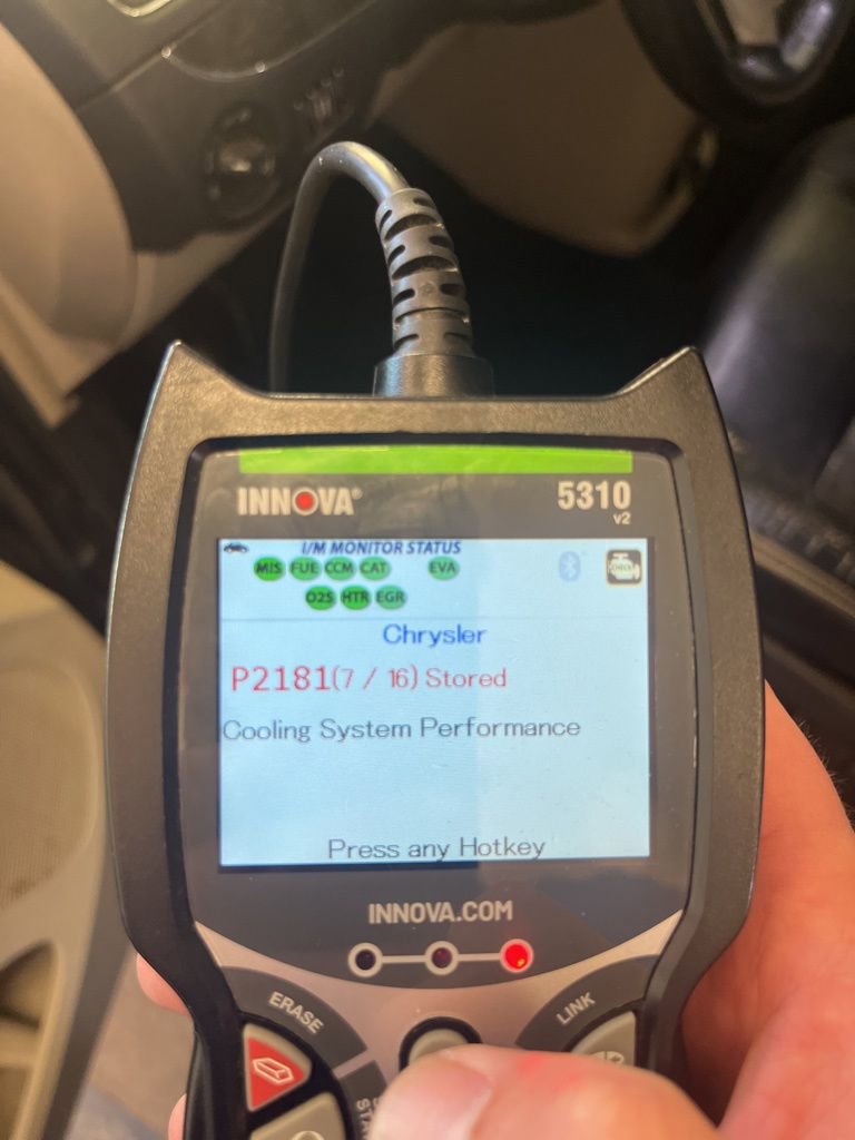 Used 2015 Chrysler Town & Country Touring FWD image 13