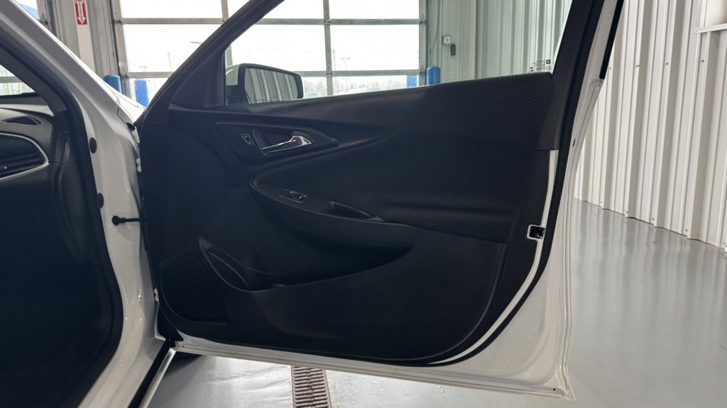 Used 2023 Chevrolet Malibu LT image 18
