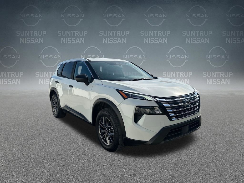 Used 2025 Nissan Rogue S FWD image 12