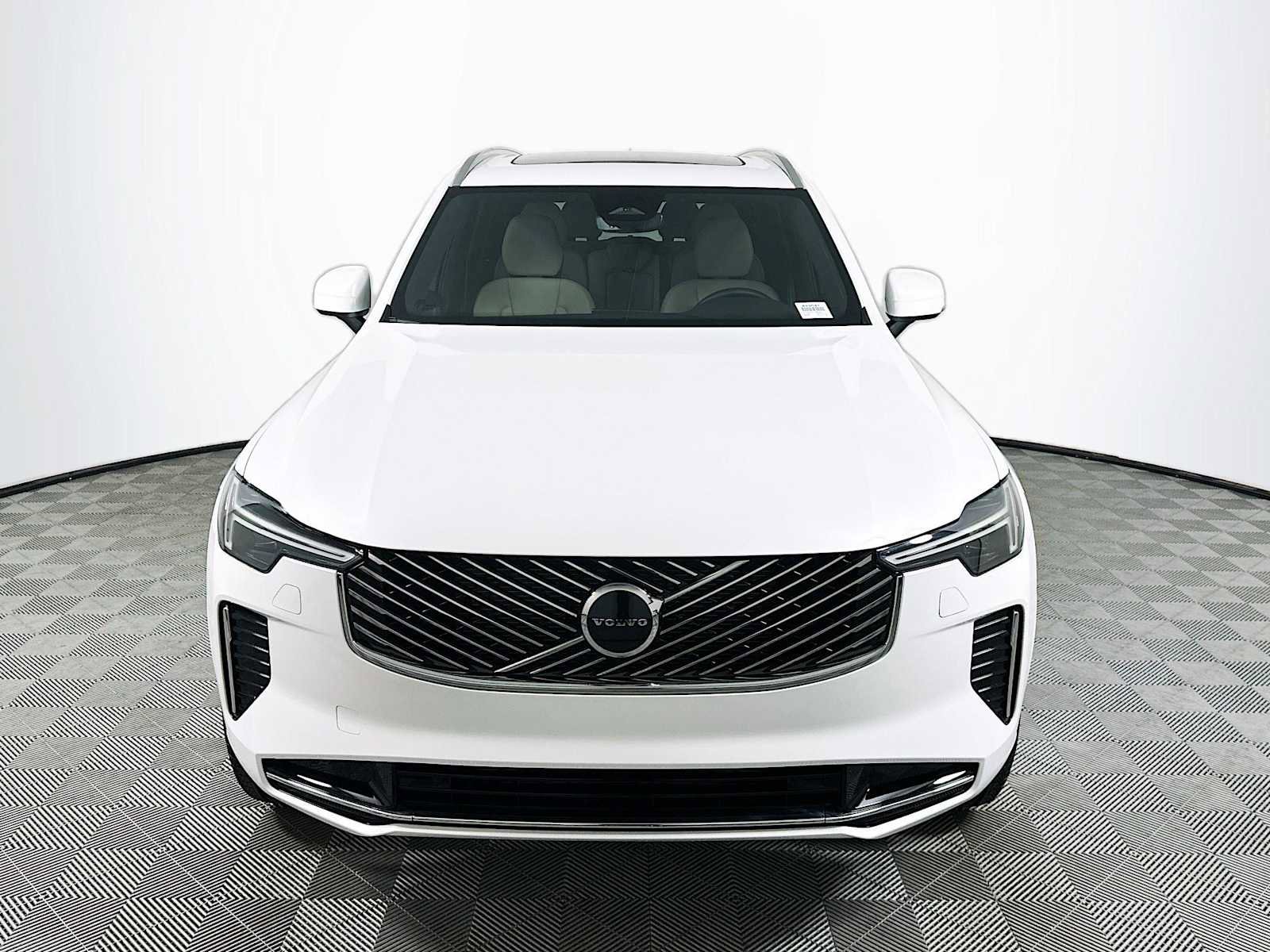 New 2026 Volvo XC90 B6 Core image 2