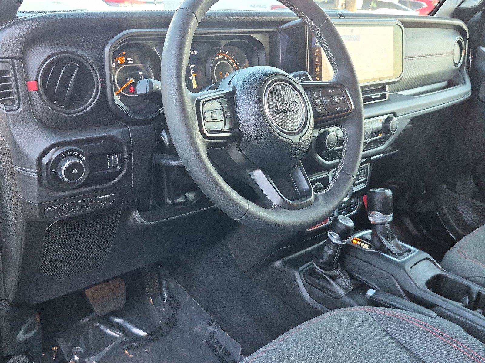 Certified 2025 Jeep Wrangler Unlimited Rubicon w/ Convenience Group AWD/4WD image 22