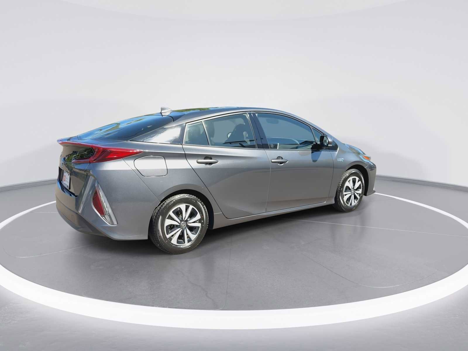 Certified 2017 Toyota Prius Prime Plus FWD image 8