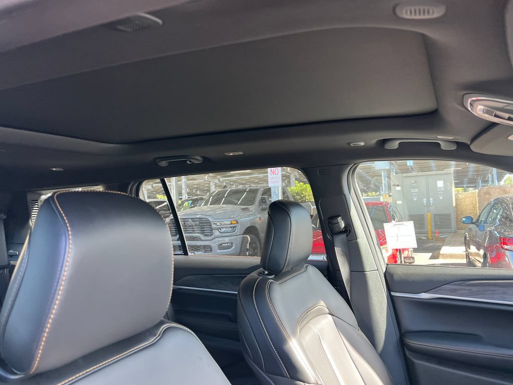 New 2026 Jeep Grand Cherokee L Limited AWD/4WD image 16