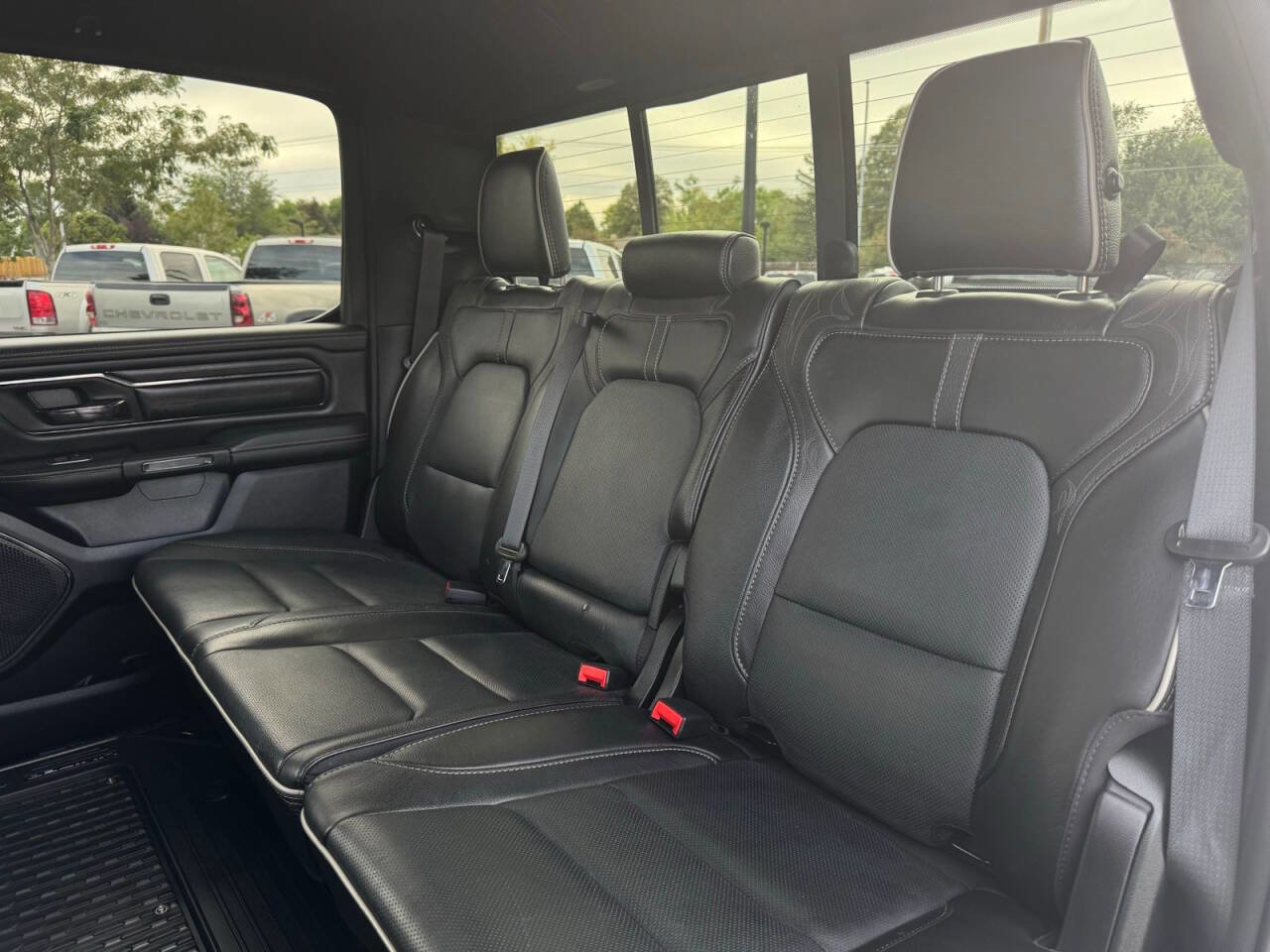 Used 2022 RAM 1500 Limited w/ Body-Colour Bumper Group image 26