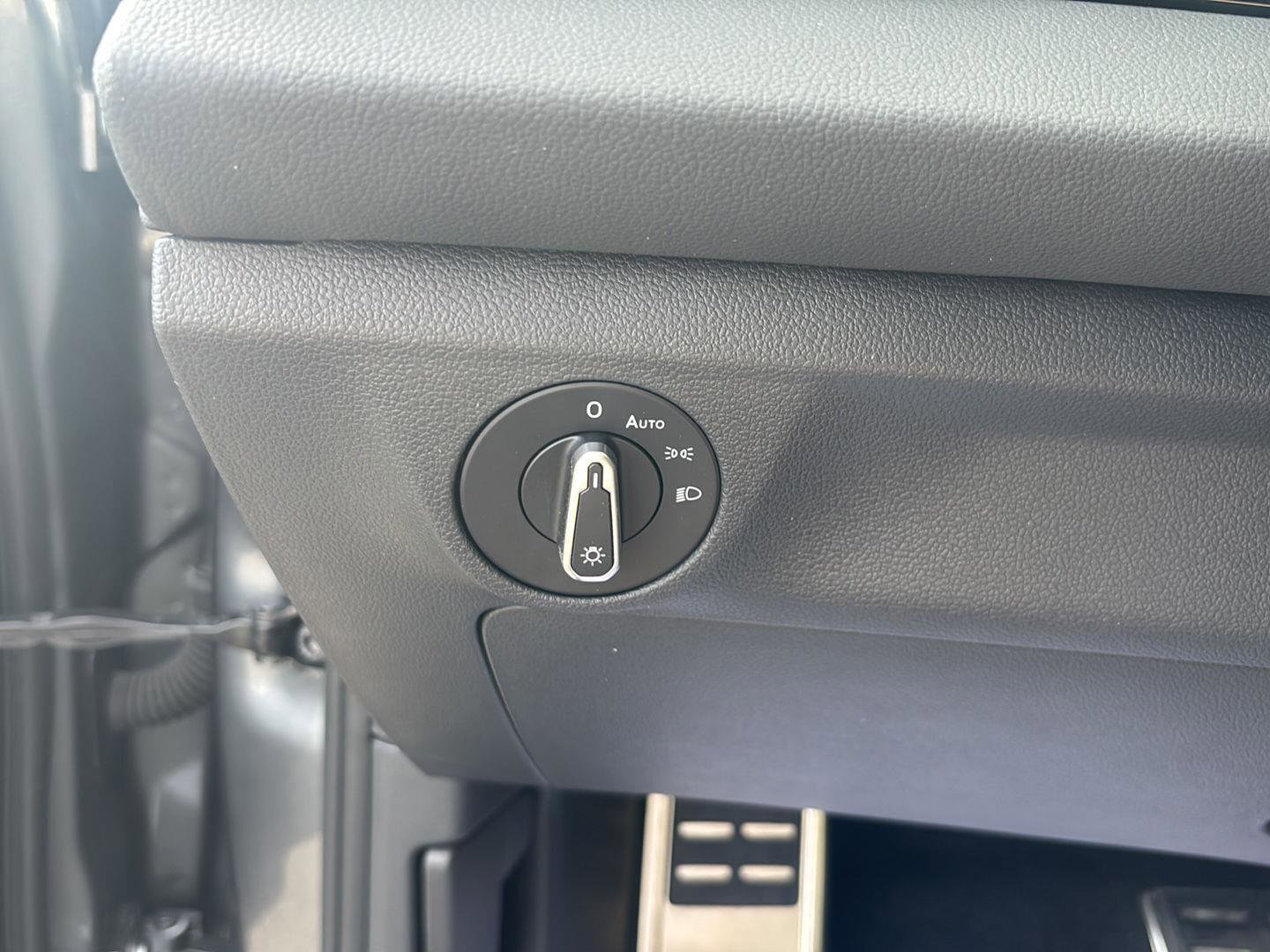 Used 2025 Volkswagen Jetta Sport image 11