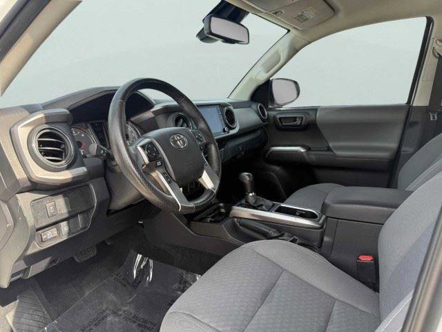Used 2022 Toyota Tacoma SR5 RWD image 16