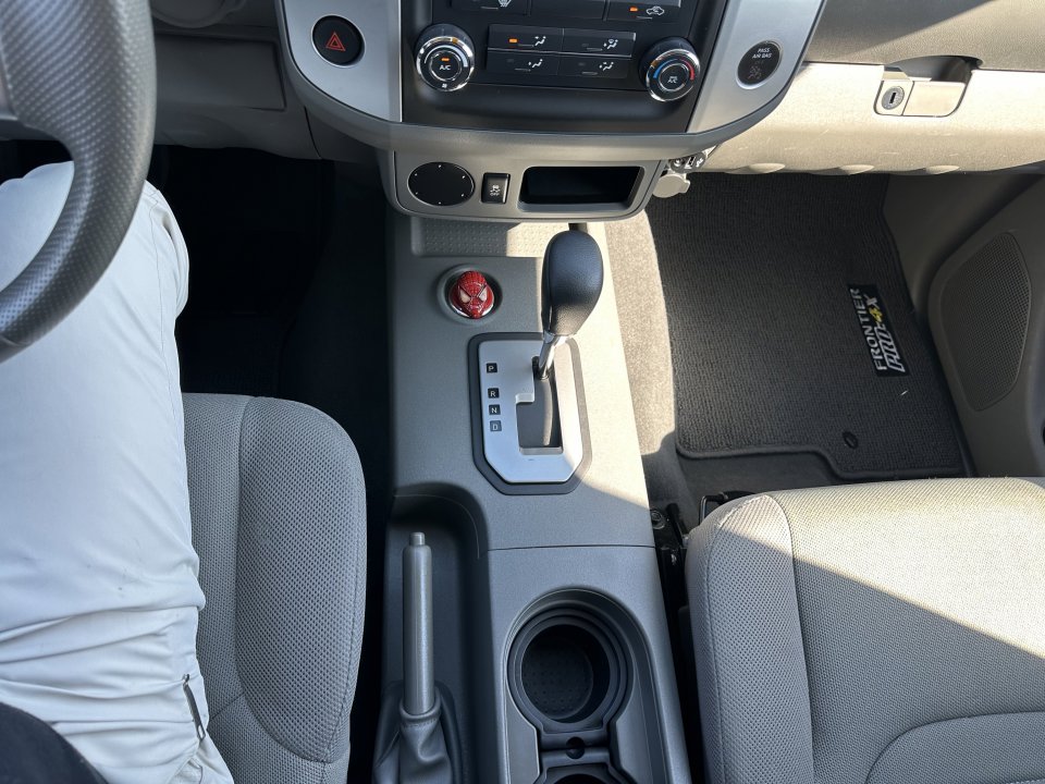 Used 2020 Nissan Frontier S image 12