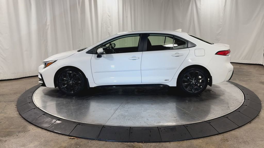 Used 2024 Toyota Corolla SE image 7