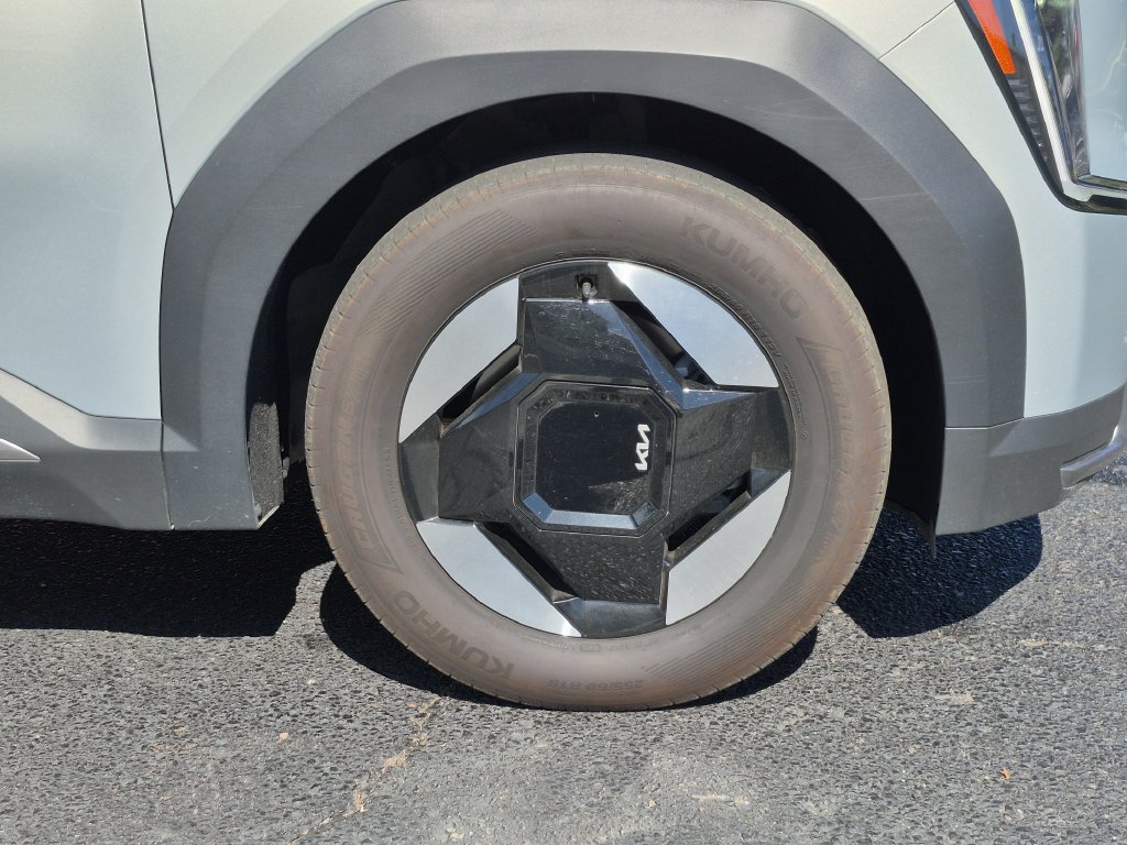 Certified 2024 Kia EV9 Wind AWD/4WD image 18