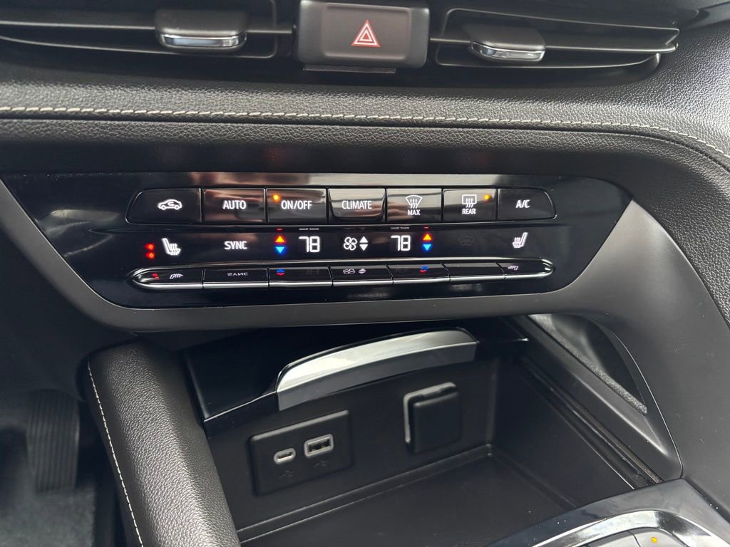 Used 2021 Buick Envision Essence w/ Sport Touring Package image 24