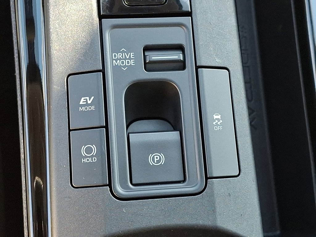 Used 2024 Toyota Prius LE image 27