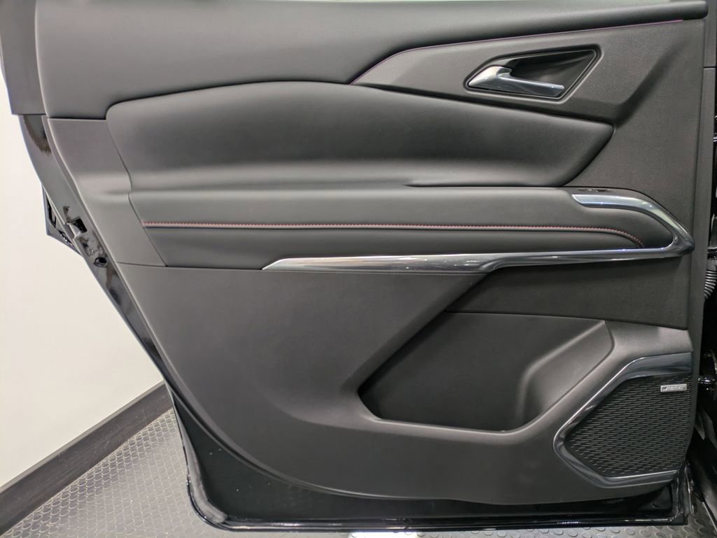 Used 2025 Chevrolet Traverse RS AWD/4WD image 22