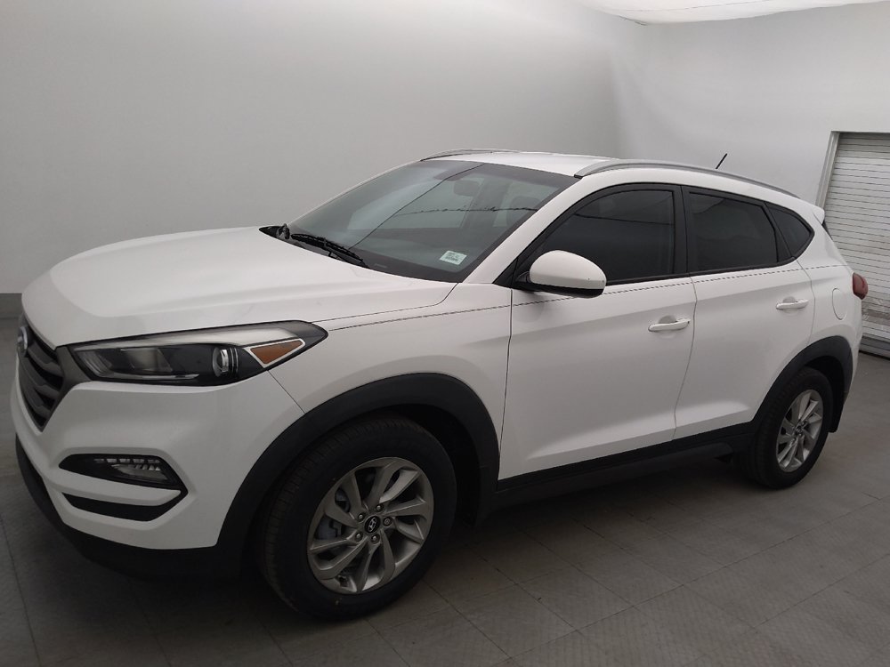 Used 2016 Hyundai Tucson SE w/ Option Group 02 FWD image 2