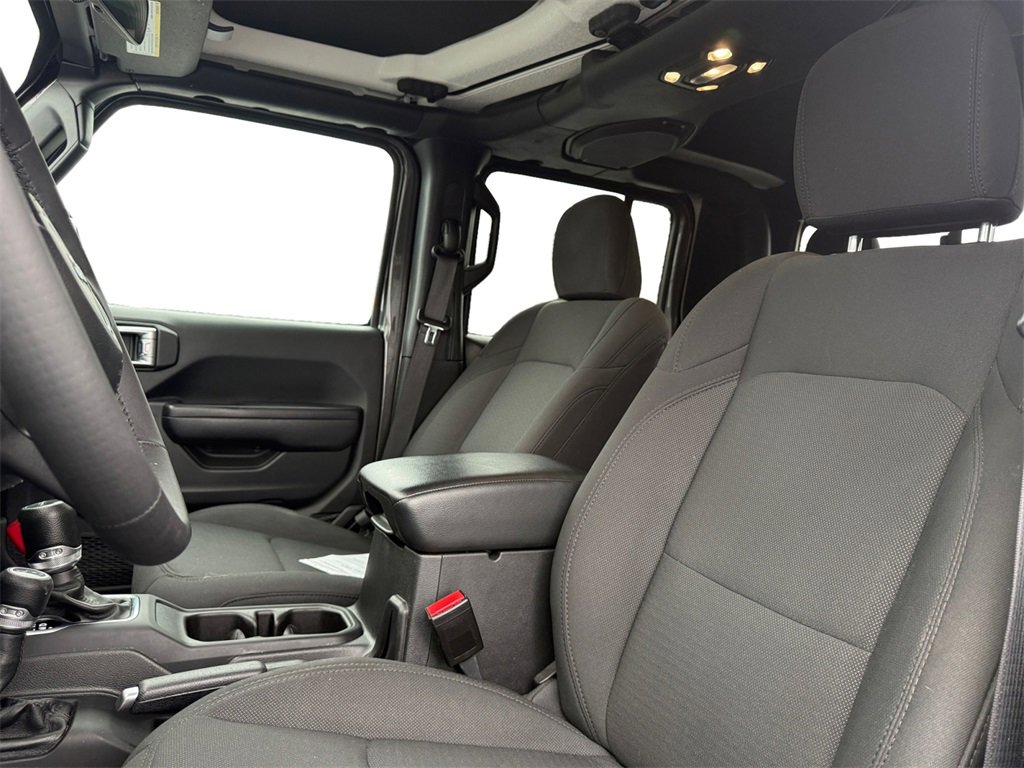 Certified 2023 Jeep Gladiator Willys image 9