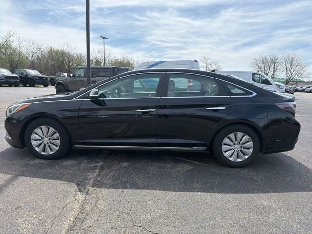 Used 2016 Hyundai Sonata SE image 2