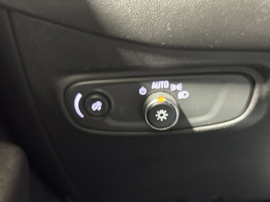 Used 2022 Chevrolet Equinox LT AWD/4WD image 18