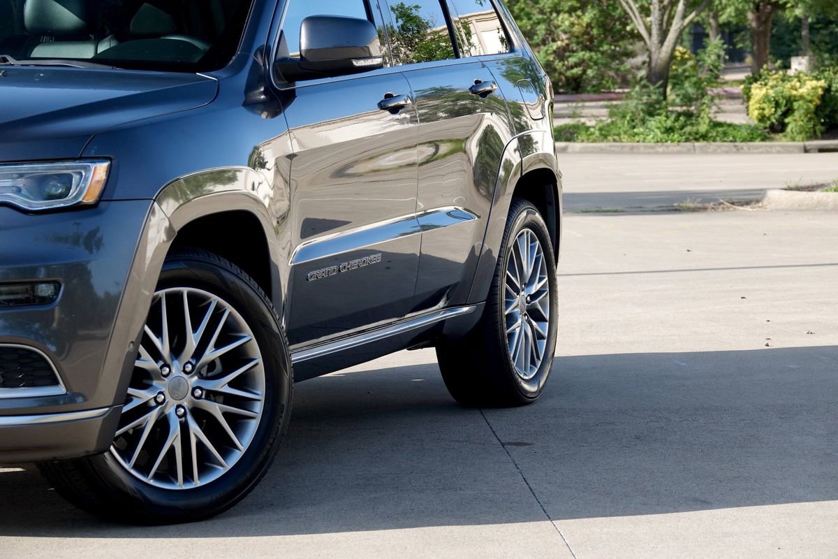 Used 2017 Jeep Grand Cherokee Summit w/ Platinum Series Group image 22