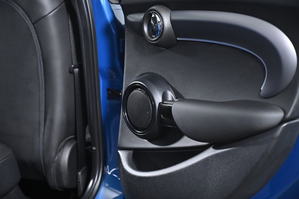 Certified 2022 MINI Cooper 4-Door Hardtop image 30