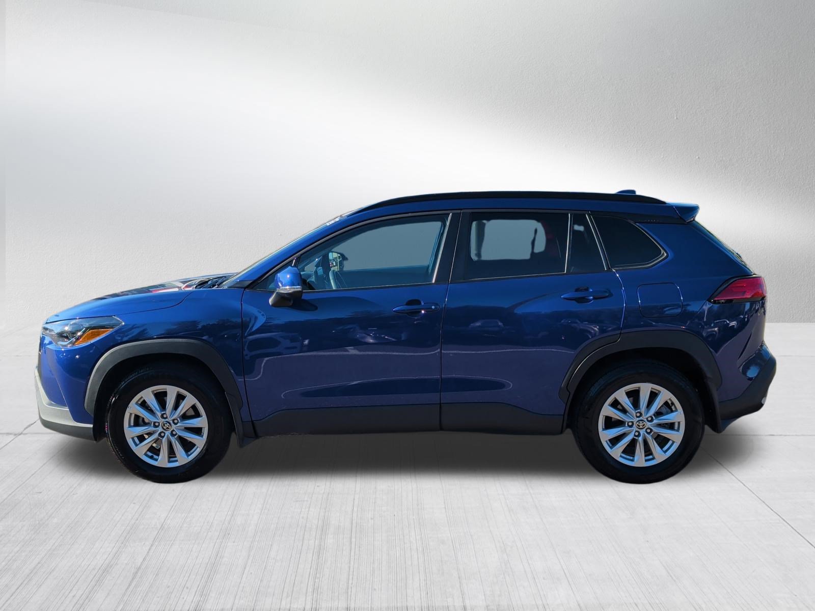 Certified 2023 Toyota Corolla Cross LE w/ Moonroof Package AWD/4WD image 5