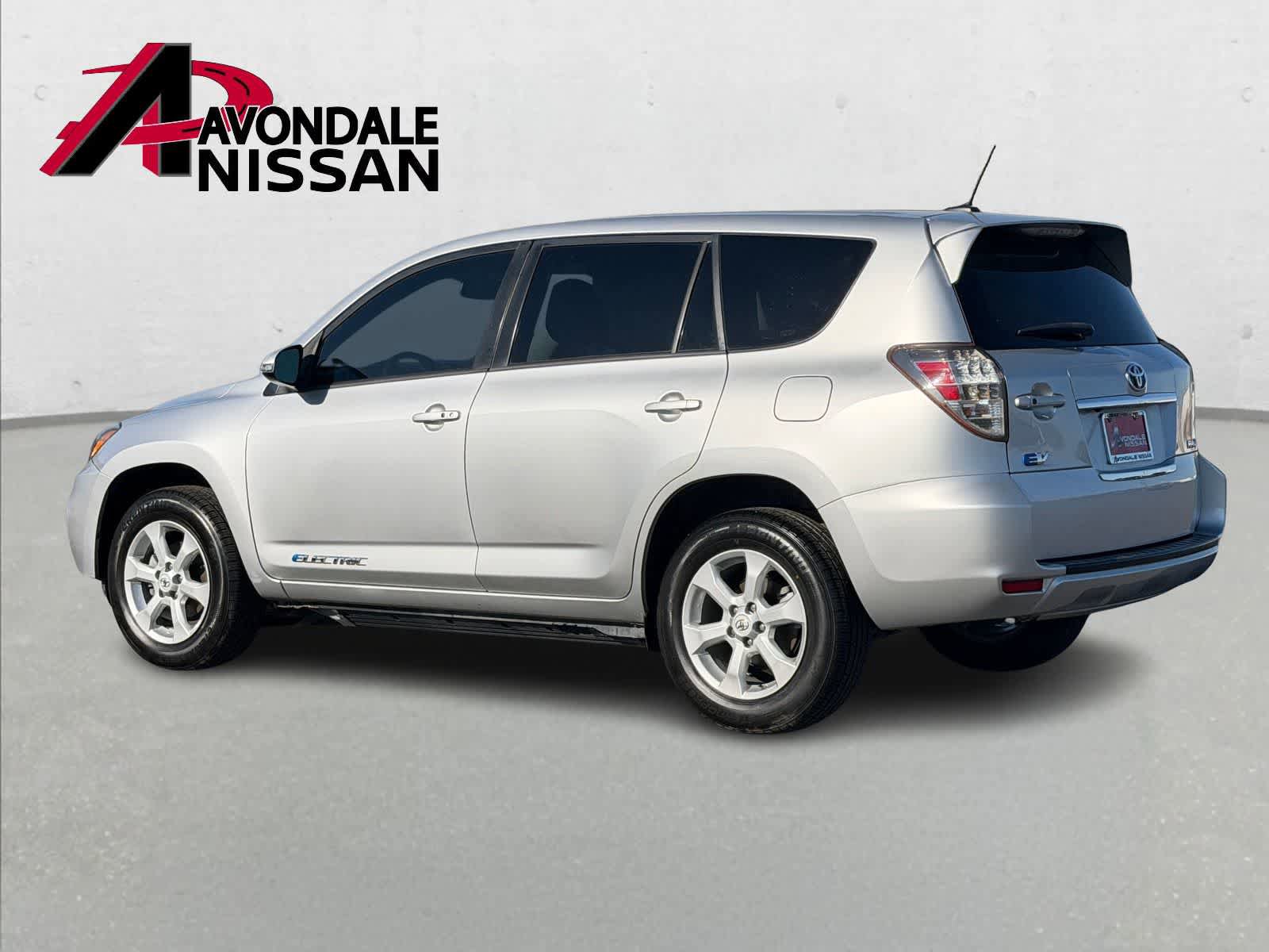 Used 2014 Toyota RAV4 EV FWD image 4