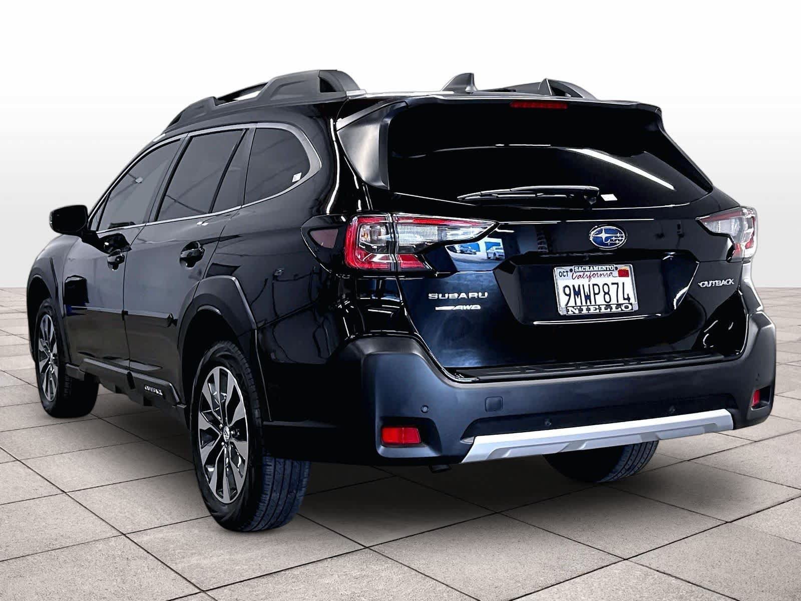 Used 2025 Subaru Outback Limited AWD/4WD image 14