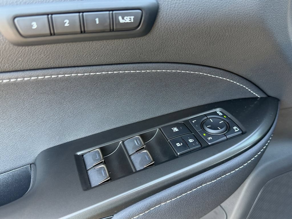 Certified 2025 Lexus NX 250 FWD w/ Accessory Package (2T) image 15