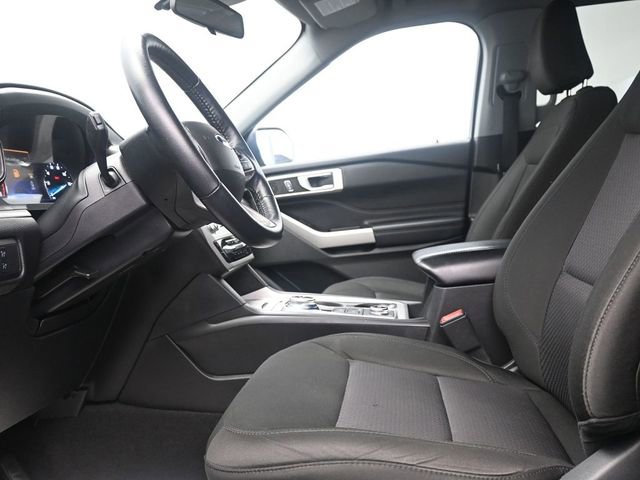 Used 2022 Ford Explorer XLT image 6