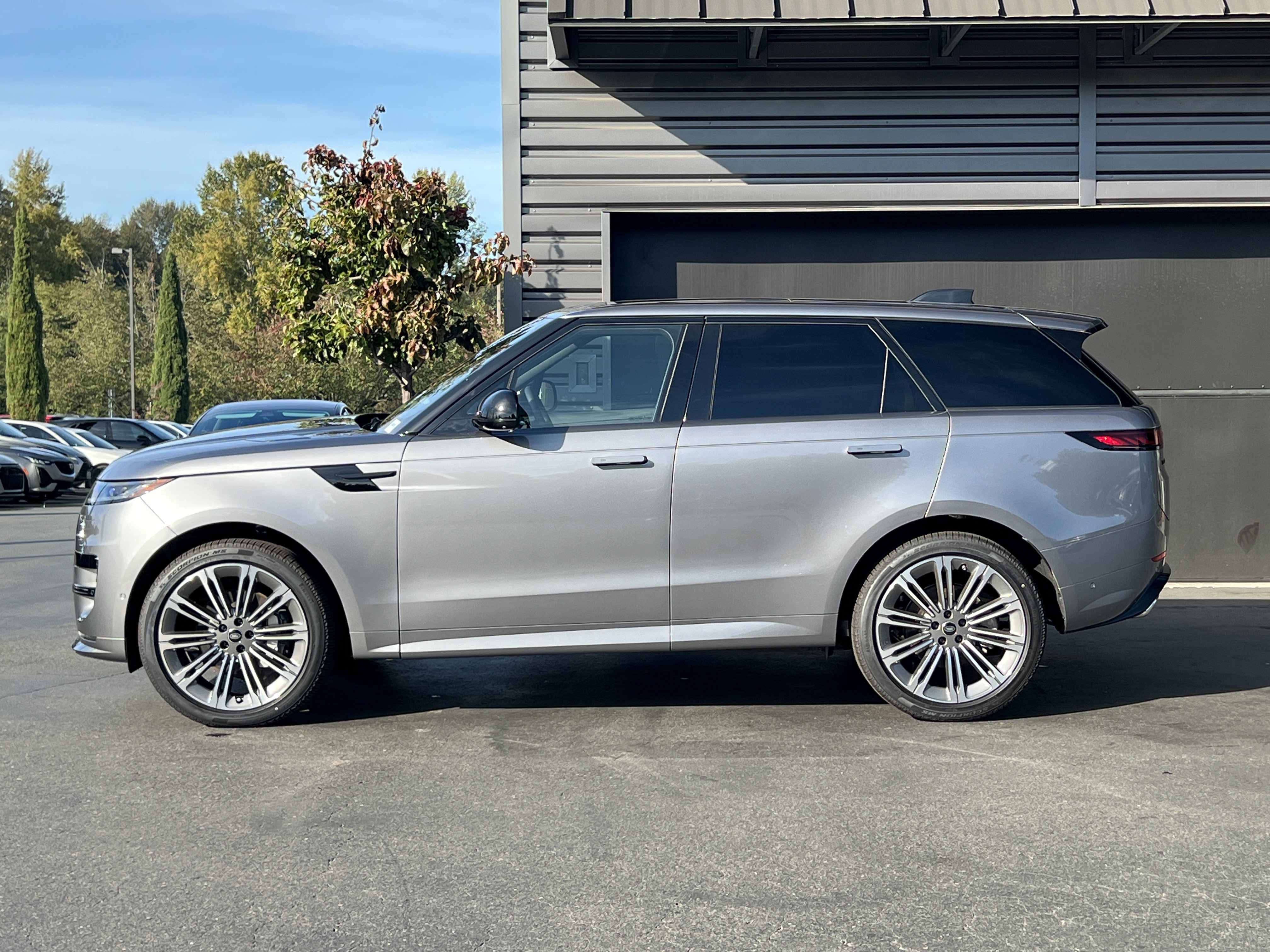 New 2025 Land Rover Range Rover Sport Dynamic SE image 5