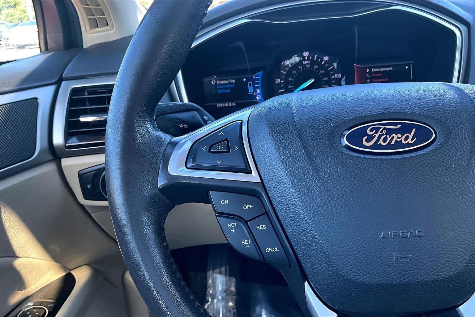 Used 2015 Ford Fusion SE w/ Equipment Group 502A FWD image 23