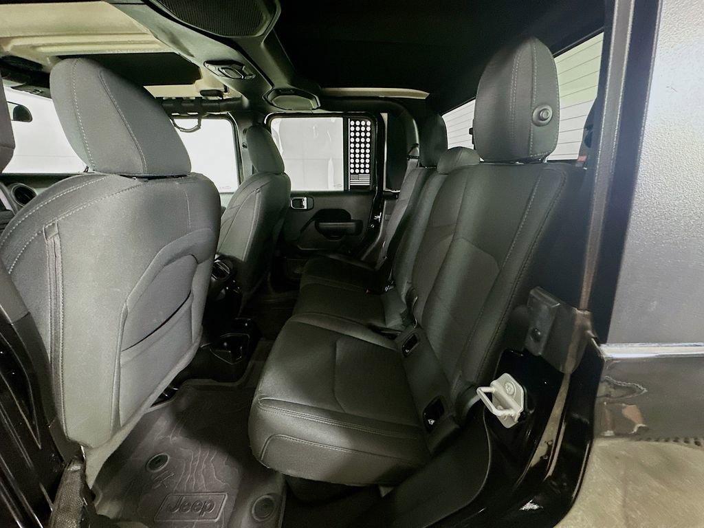Used 2022 Jeep Gladiator Willys image 13