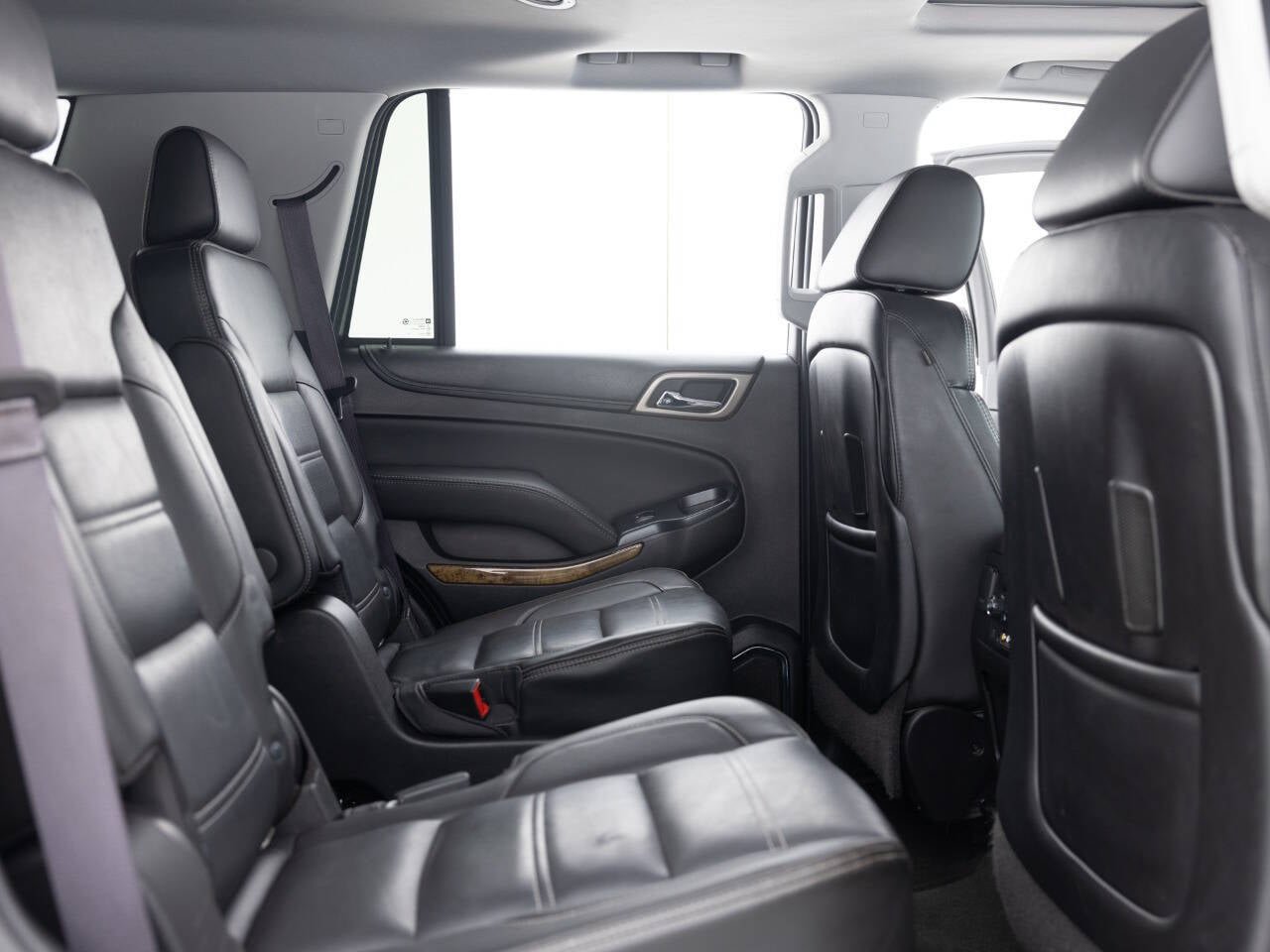 Used 2016 GMC Yukon Denali w/ Open Road Package AWD/4WD image 33