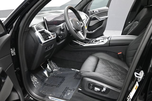 New 2027 BMW X7 xDrive40i AWD/4WD image 18