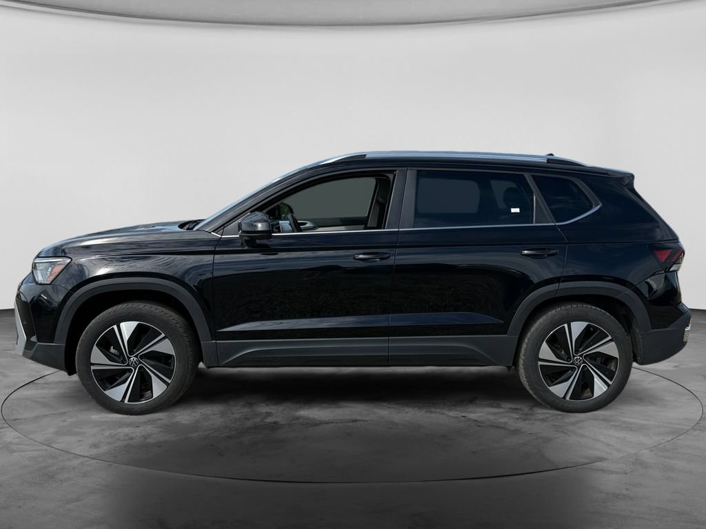 Used 2025 Volkswagen Taos SE AWD/4WD image 5