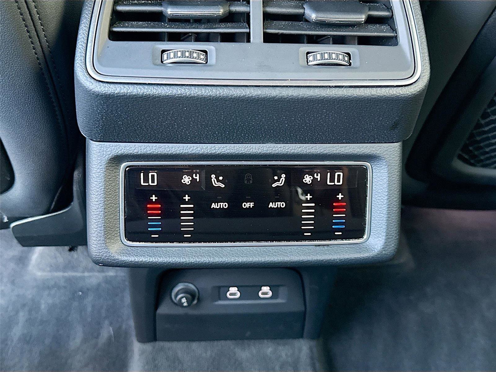 Certified 2024 Audi Q8 e-tron Premium image 26