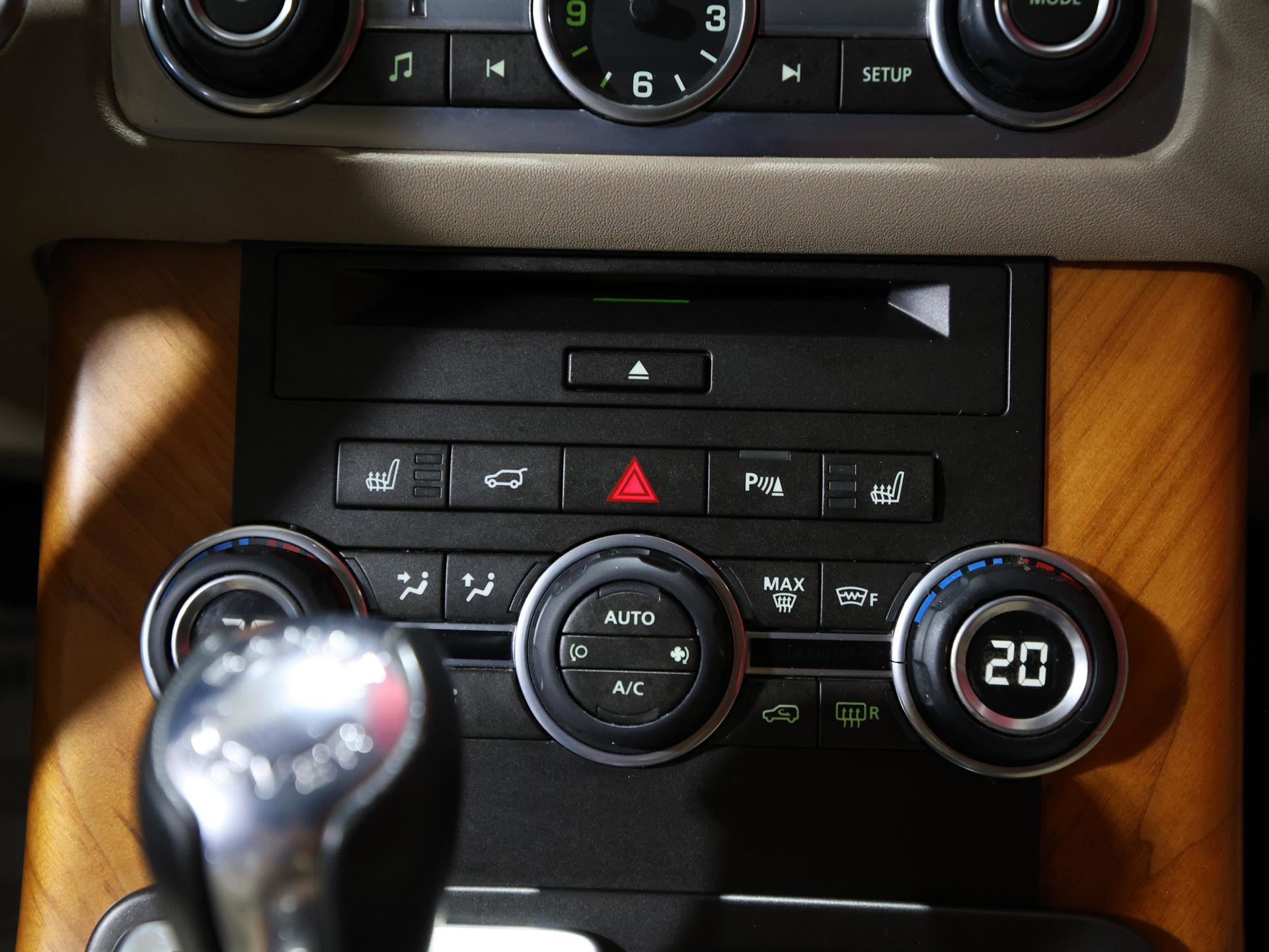 Used 2013 Land Rover Range Rover Sport HSE image 20