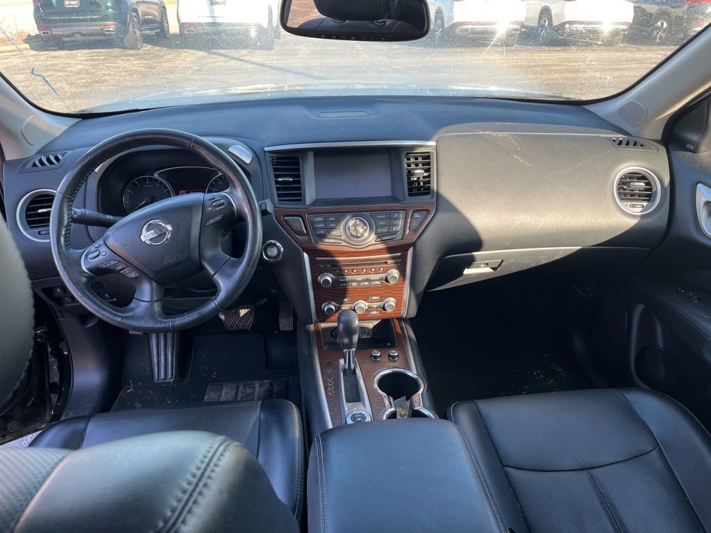 Used 2020 Nissan Pathfinder Platinum image 13