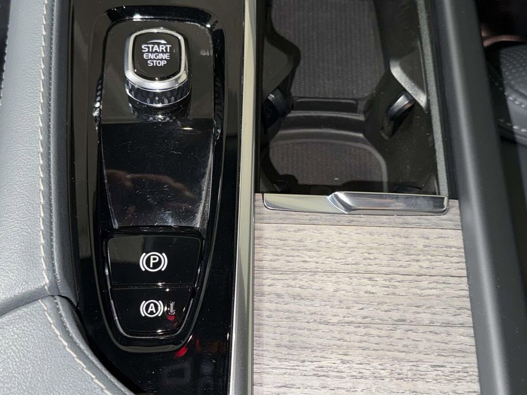Used 2024 Volvo XC90 T8 Ultimate w/ Protection Package Premier image 23