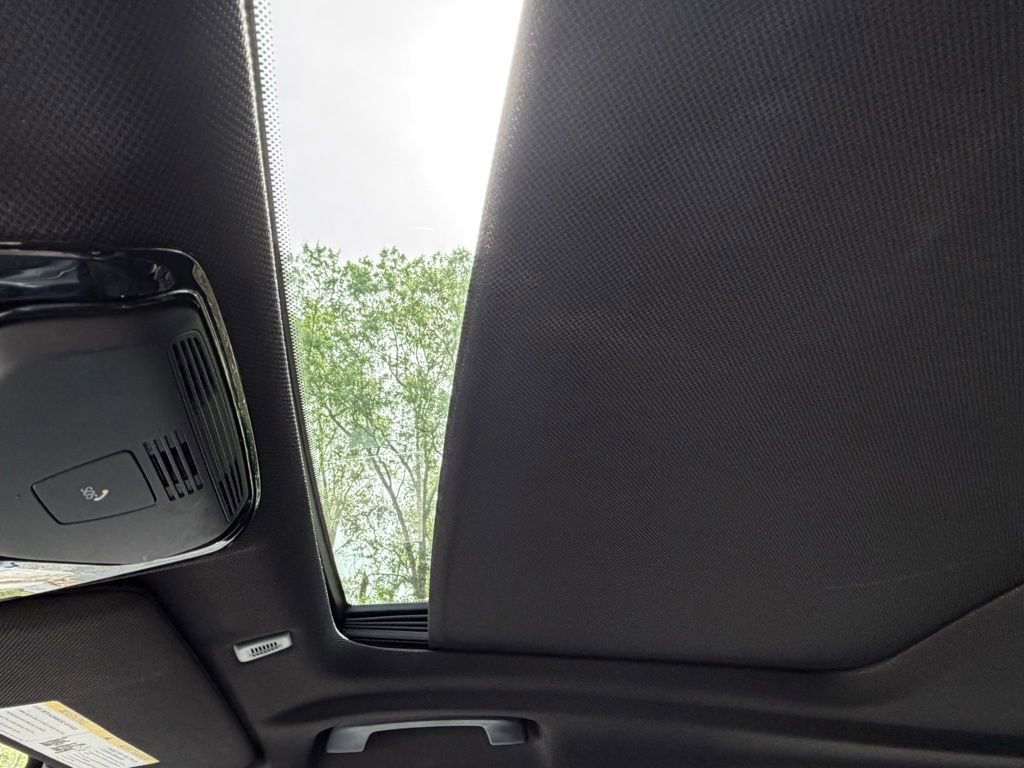 Used 2018 BMW 530e w/ Premium Package image 29