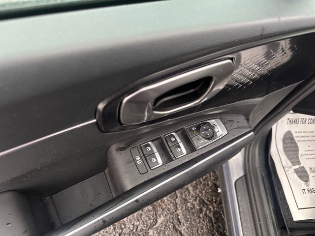 Used 2024 Kia Sorento LX image 17