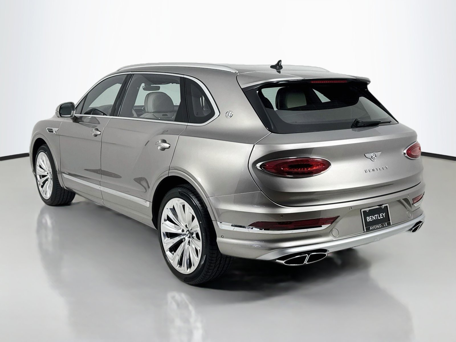 Used 2026 Bentley Bentayga Extended Wheelbase AWD/4WD image 5