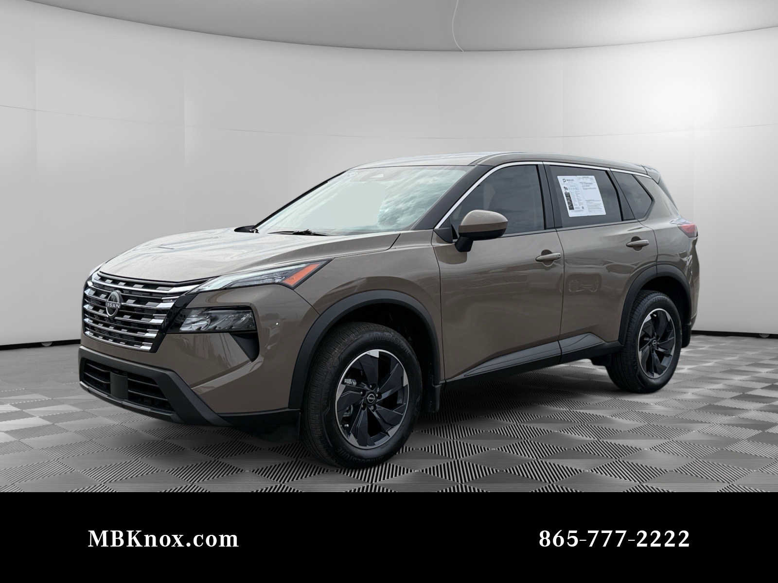 Used 2025 Nissan Rogue SV FWD image 1