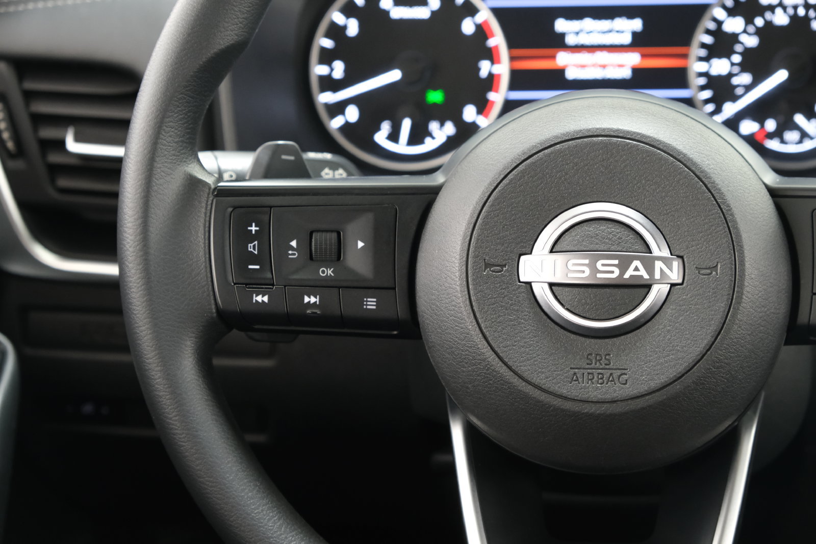 Used 2023 Nissan Rogue S AWD/4WD image 11